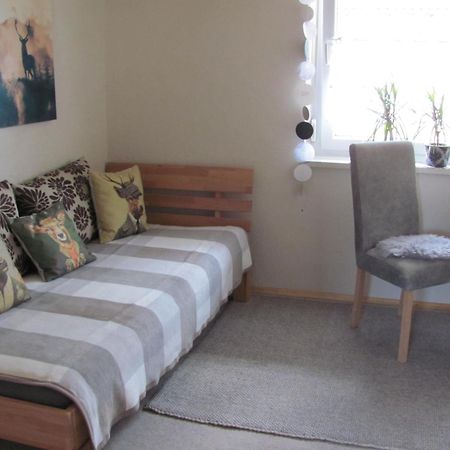 #2 Ruhiges Gemuetliches Ferienzimmer Mit 2 Einzelbetten Gemeinschaftsbad W-Lan Airport Nah Late Night Check In Haus Nr 9,5 Trunkelsberg Εξωτερικό φωτογραφία